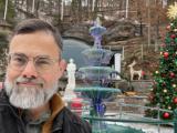 Eureka Springs' Basin Park on Christmas Eve 2022